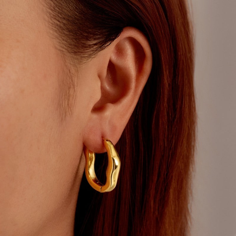 WAVY HOOP GOLD EARRINGS