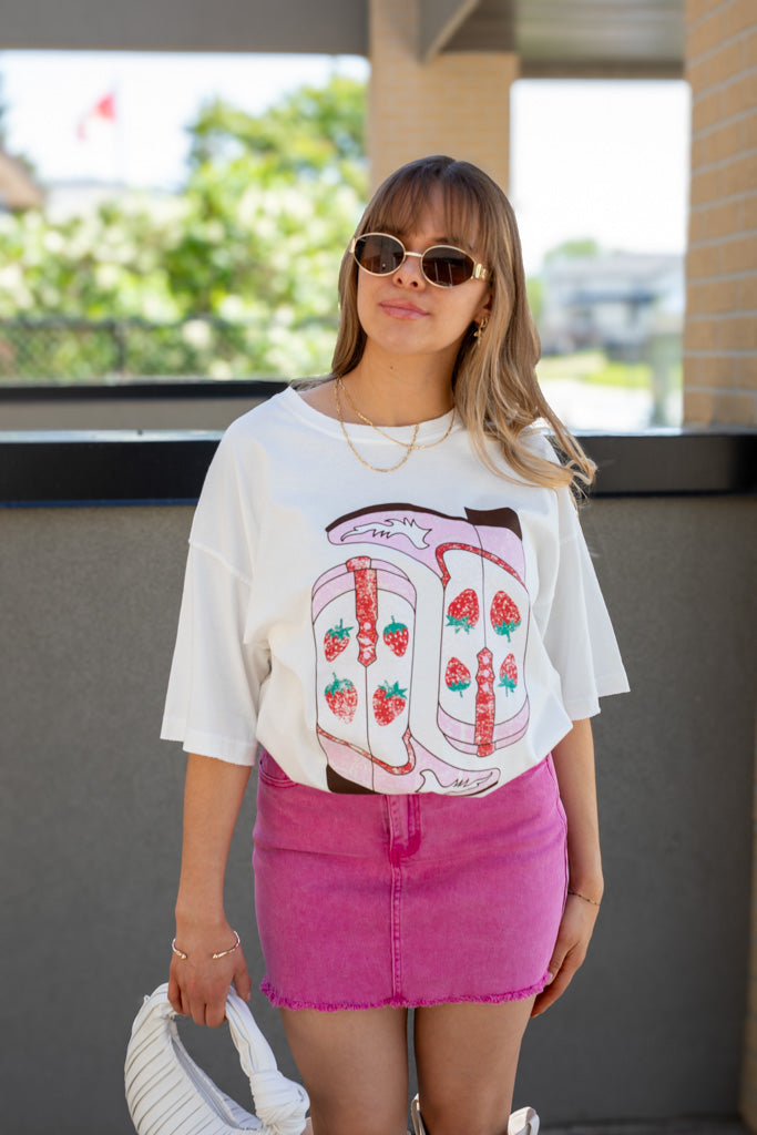 NEW COWBOY BOOT GRAPHIC T-SHIRT (WHITE)
