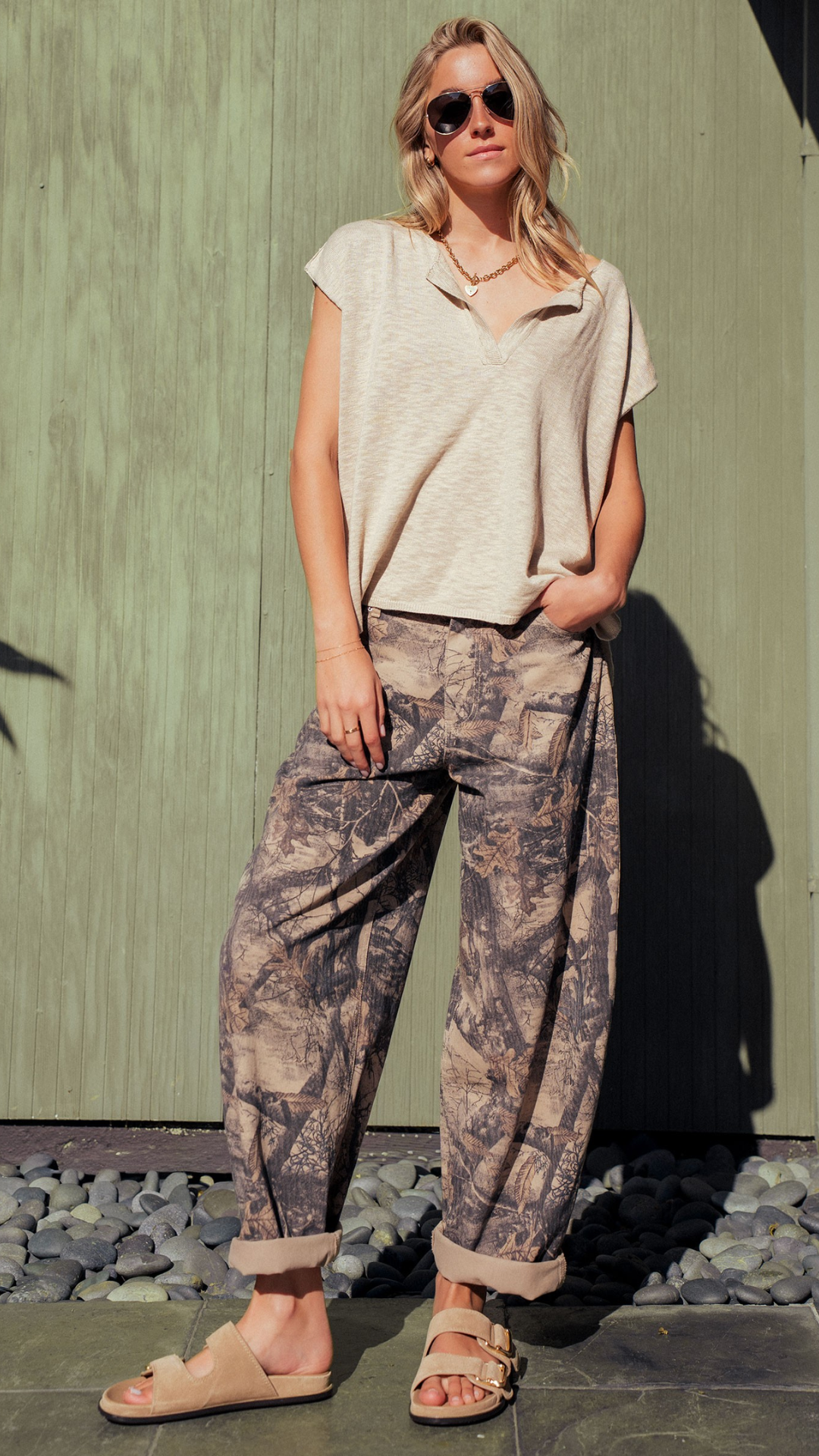 VINTAGE WASHED CAMO LEAF PRINT BARREL PANTS