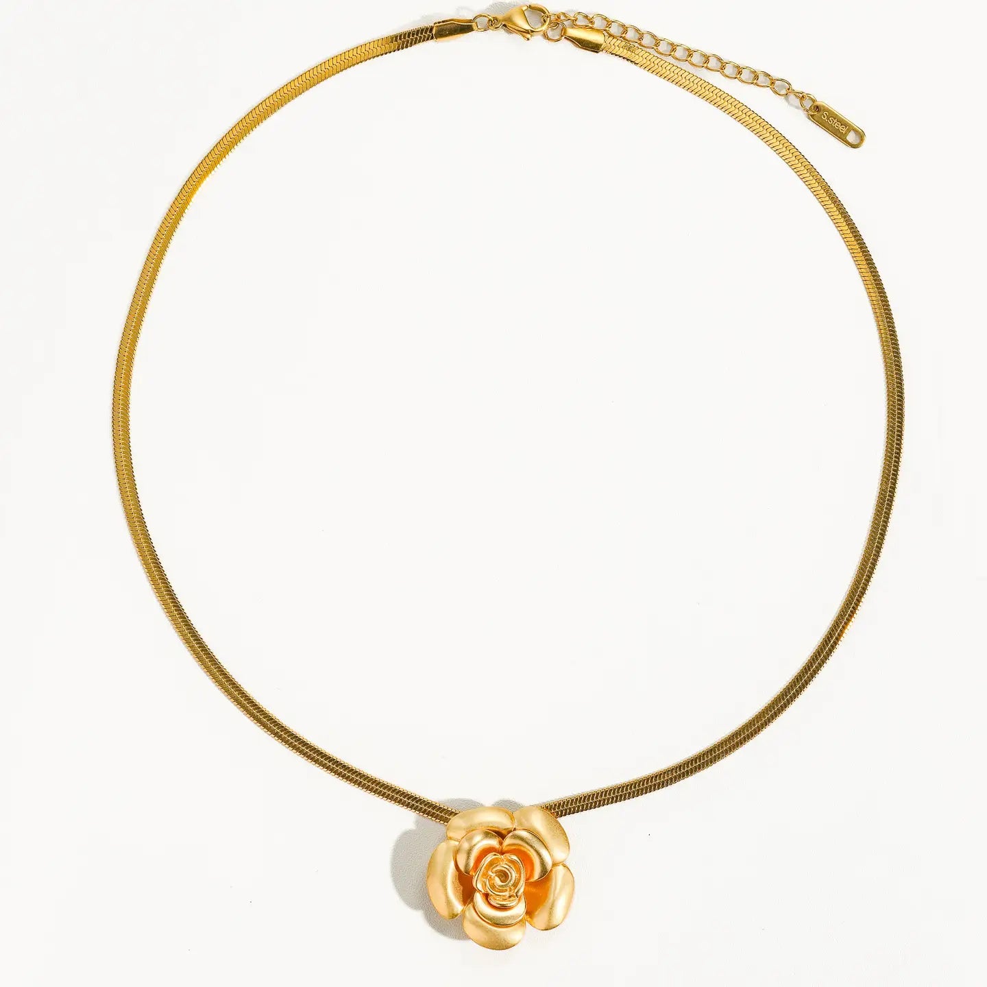 18K GOLD VINTAGE FLORAL NECKLACE