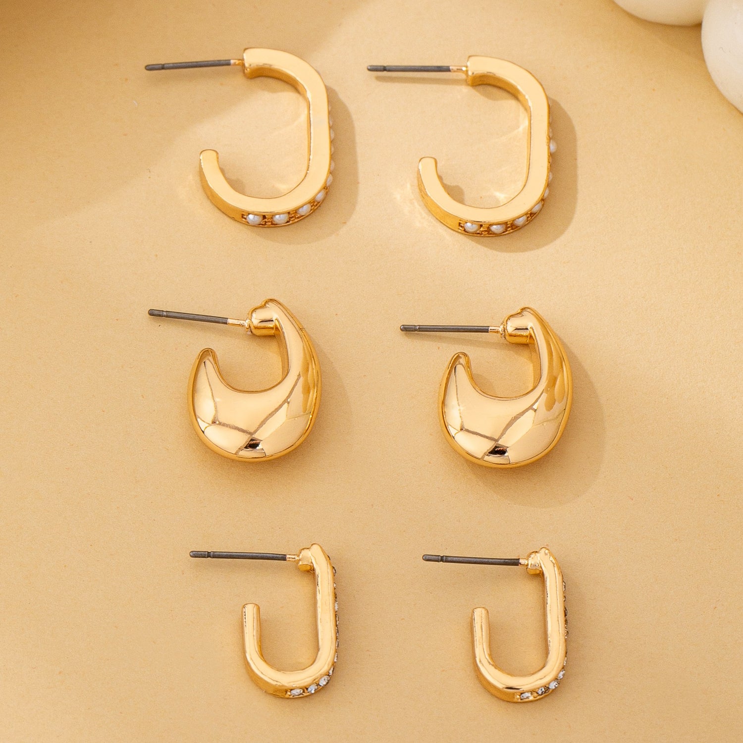 PEARL TRIO HOOP EARRING SET