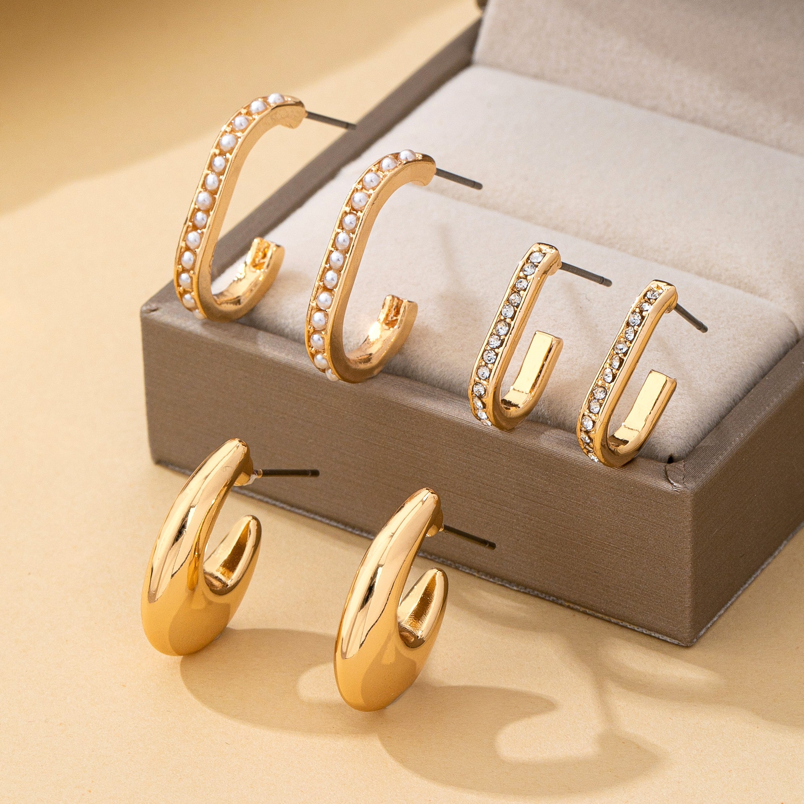 PEARL TRIO HOOP EARRING SET