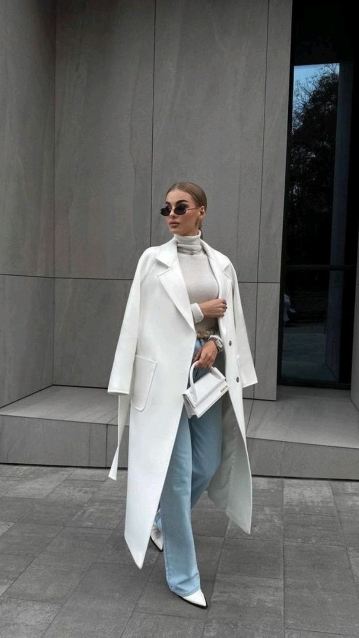 NEW NAOMI KITTEN HEEL (WHITE)