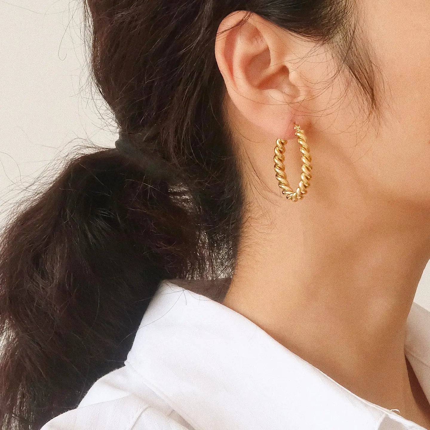 NEW BROOK GOLD NON-TARNISH BRAIDED HOOP EARRING (PRE-ORDER)