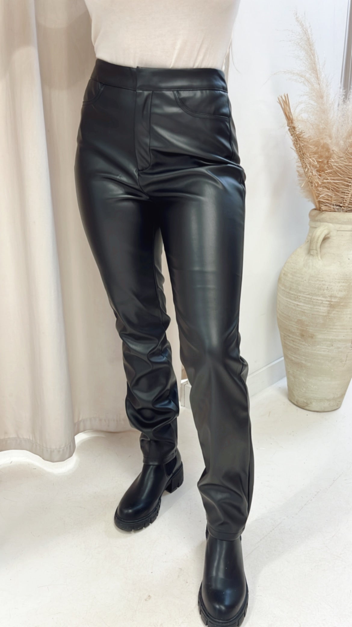 NEW KRISTY | PREMIUM FAUX LEATHER TROUSERS (BLACK)