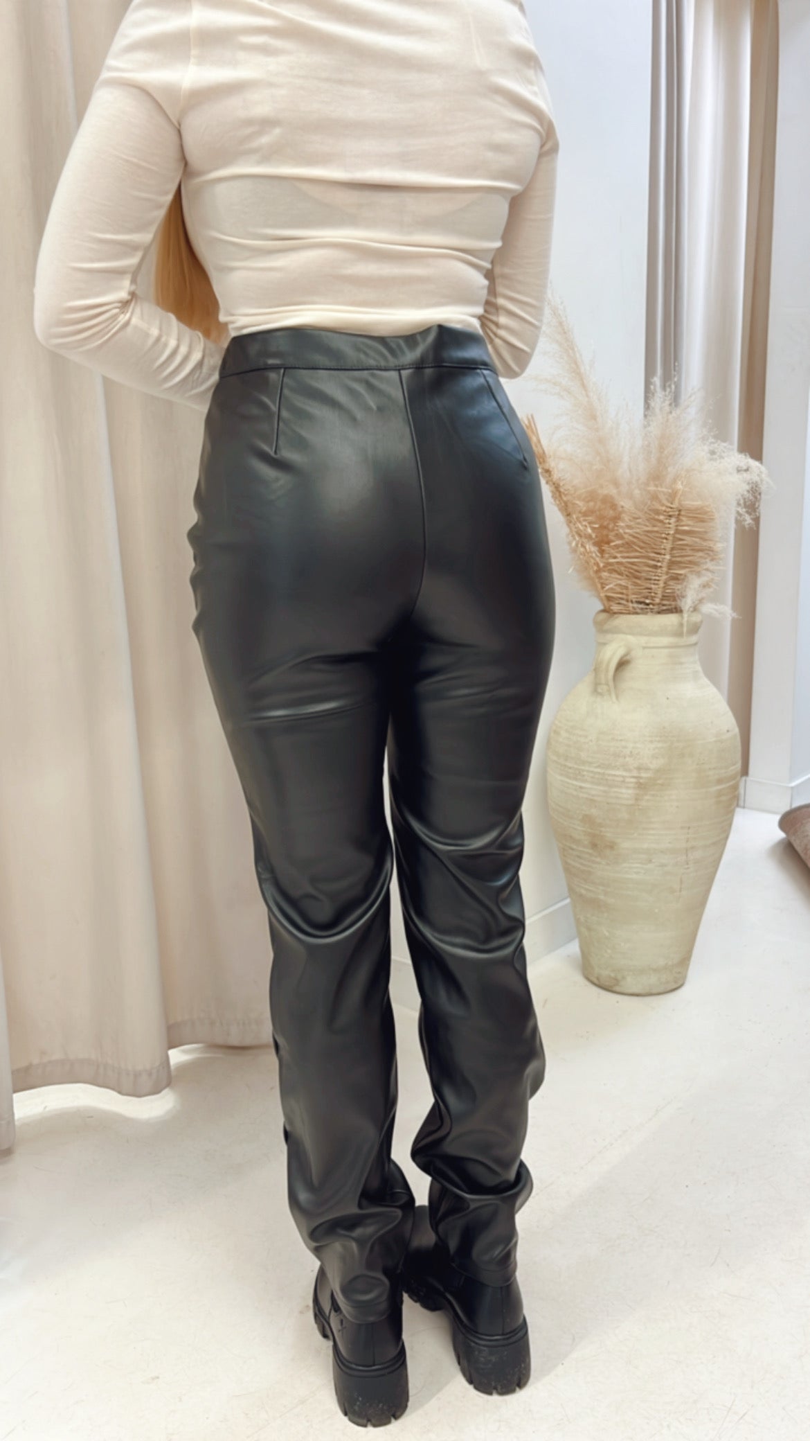 NEW KRISTY | PREMIUM FAUX LEATHER TROUSERS (BLACK)