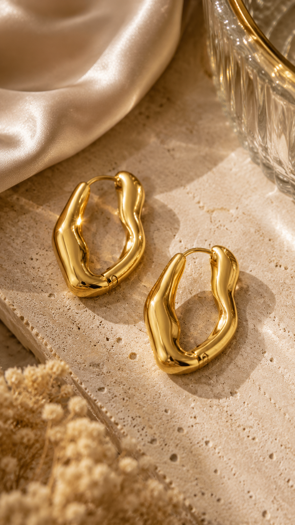 WAVY HOOP GOLD EARRINGS