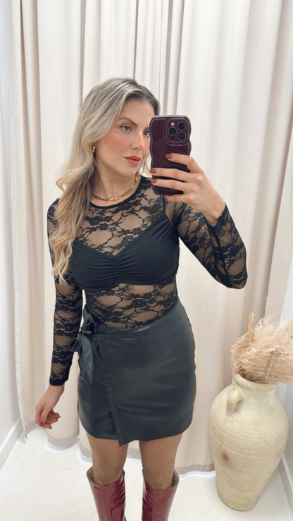 LACE TOP (BLACK)