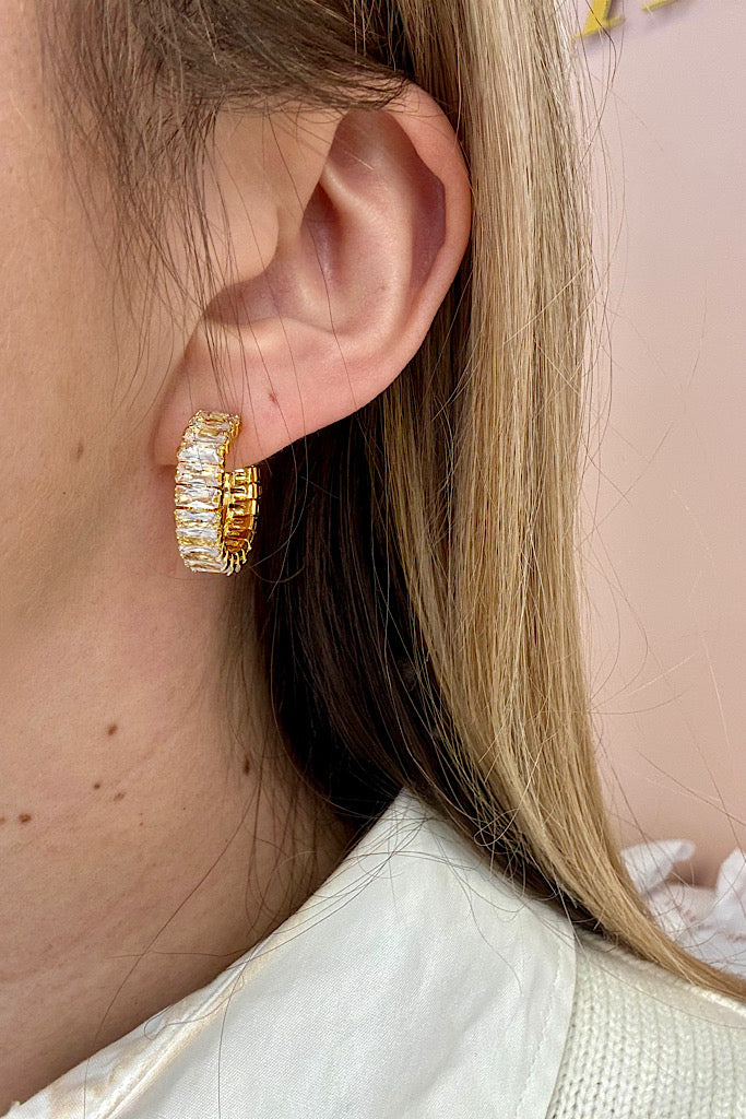 SOPHIA BAGUETTE HOOP EARRINGS (GOLD)