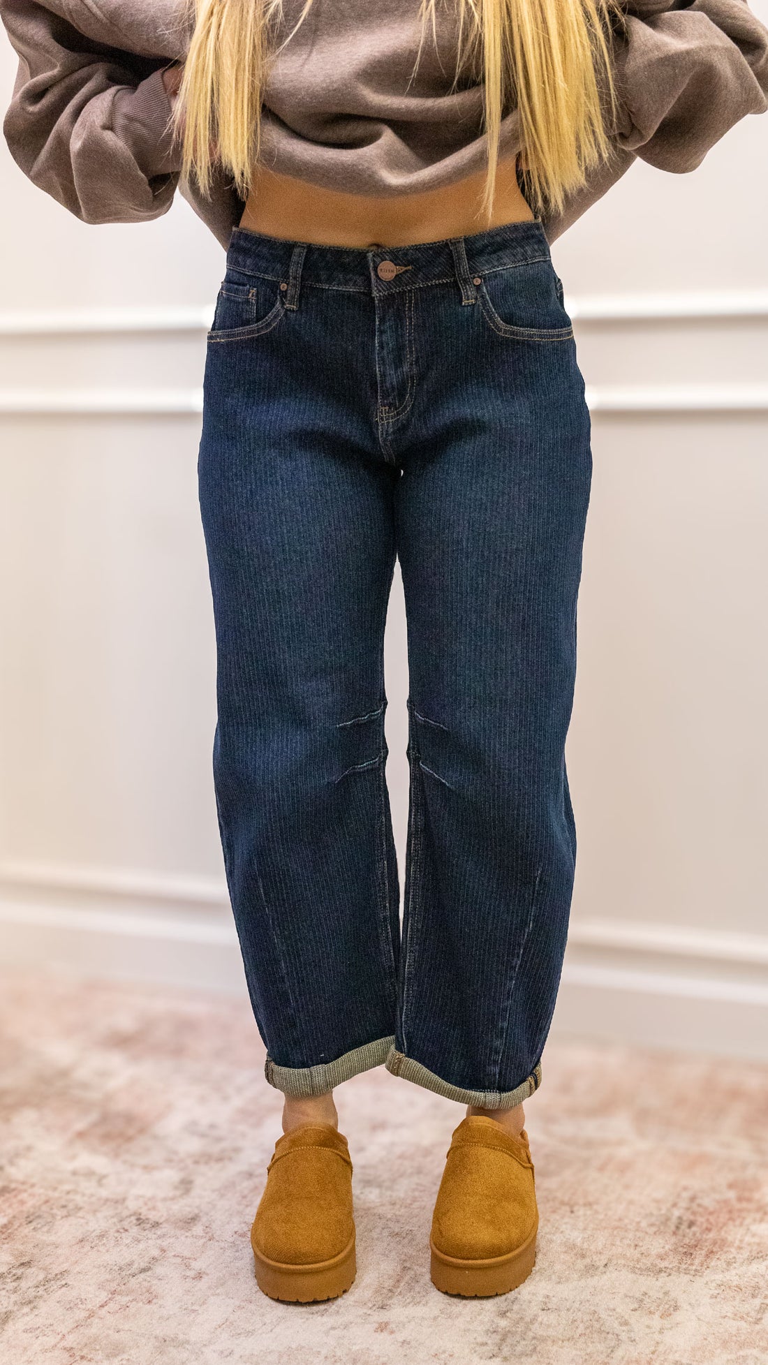 CHELSEA BARRELL JEANS (DARK WASH)