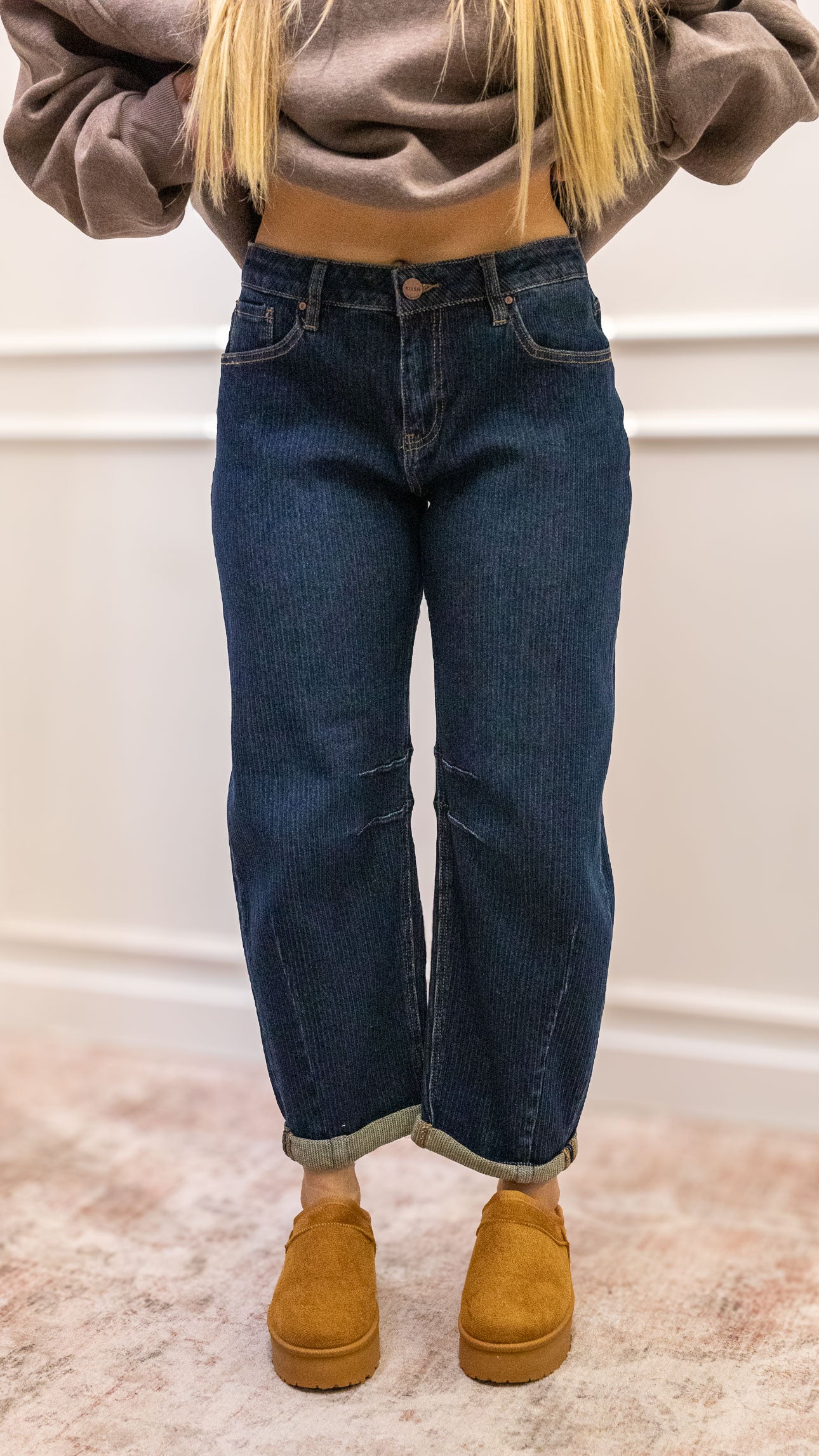 CHELSEA BARRELL JEANS (DARK WASH)