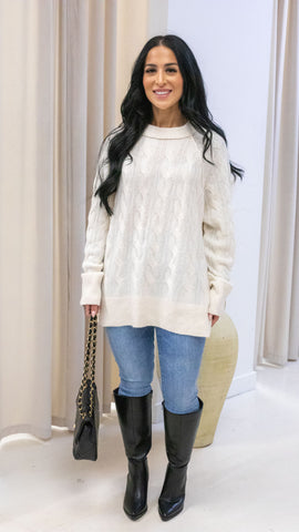 IZABELLA CLASIC CABLE KNIT SWEATER  (IVORY)