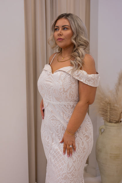 NEW RIKI OFF-SHOULDER SEQUIN MAXI CURVY (WHITE)