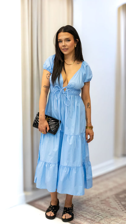 V NECK TIERED MIDI DRESS