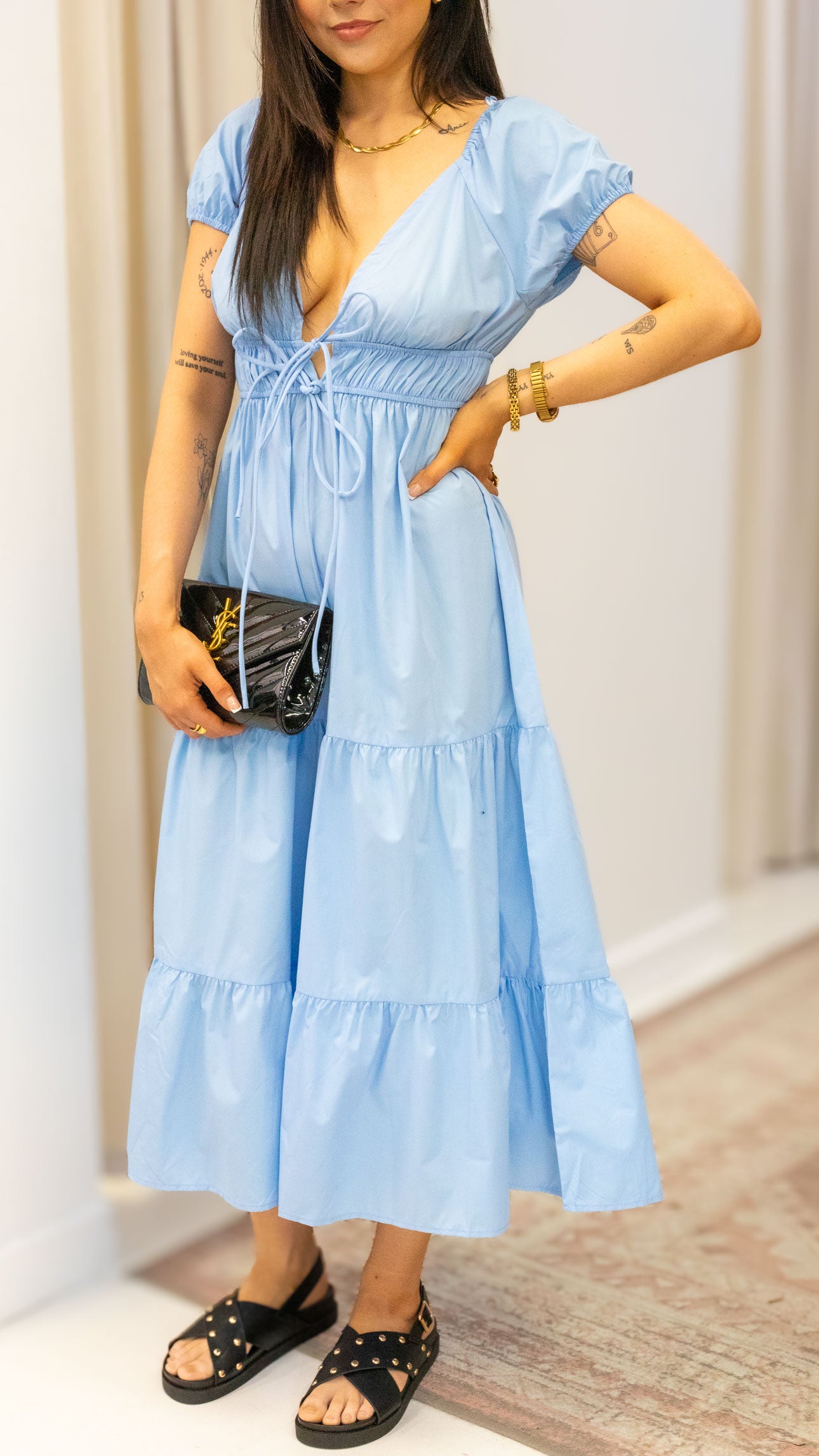 V NECK TIERED MIDI DRESS
