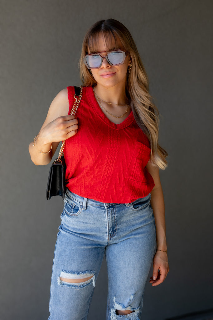 NEW TOVE SLEEVELESS TOP (RED)