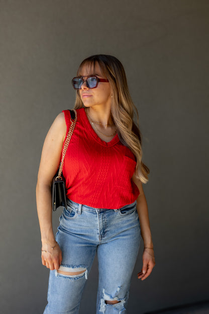 NEW TOVE SLEEVELESS TOP (RED)