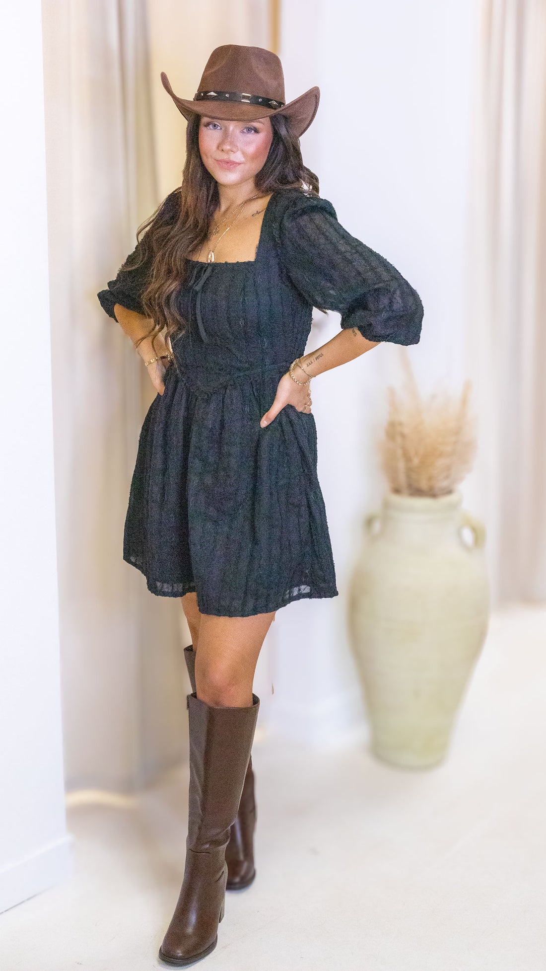 FORTE TEXTURED LACE DRESS (BLACK)