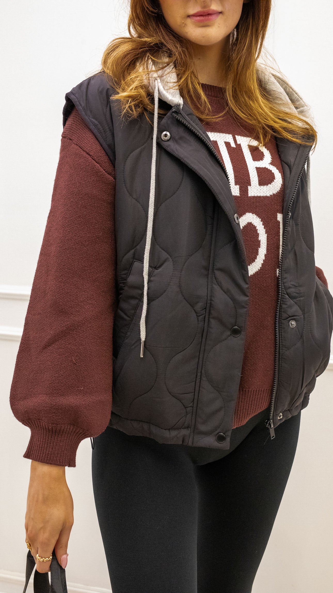 QUILTED HOODED VEST (BLACK)