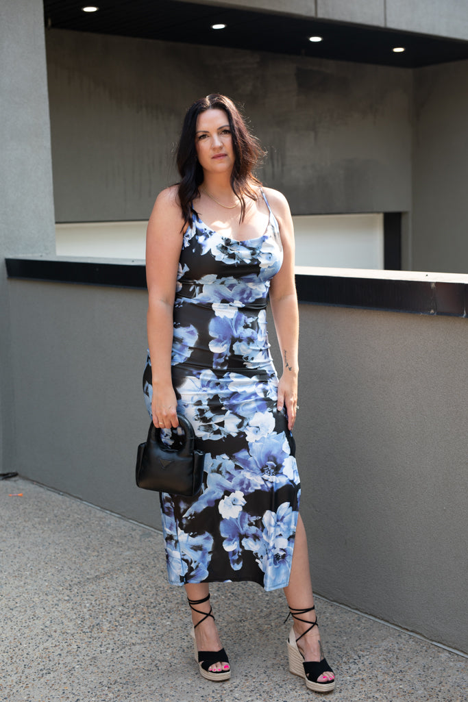 NEW DELLA BODYCON FLORAL MAXI (BLACK/BLUE)