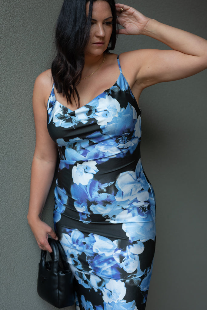 NEW DELLA BODYCON FLORAL MAXI (BLACK/BLUE)