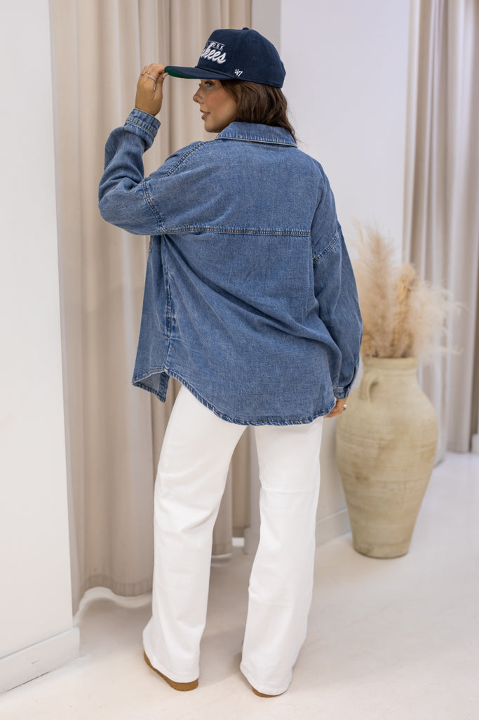 NEW JENNIFER DENIM SHACKET (MEDIUM WASH)