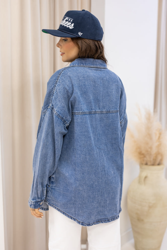 NEW JENNIFER DENIM SHACKET (MEDIUM WASH)