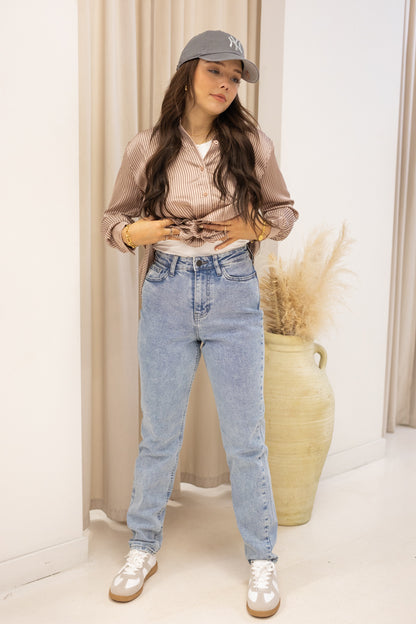 NEW LEVI STRAIGHT LEG JEANS (LIGHT WASH)