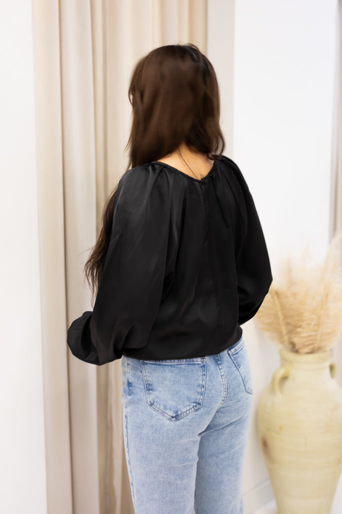 NEW STORMI SATIN BLOUSE (BLACK)