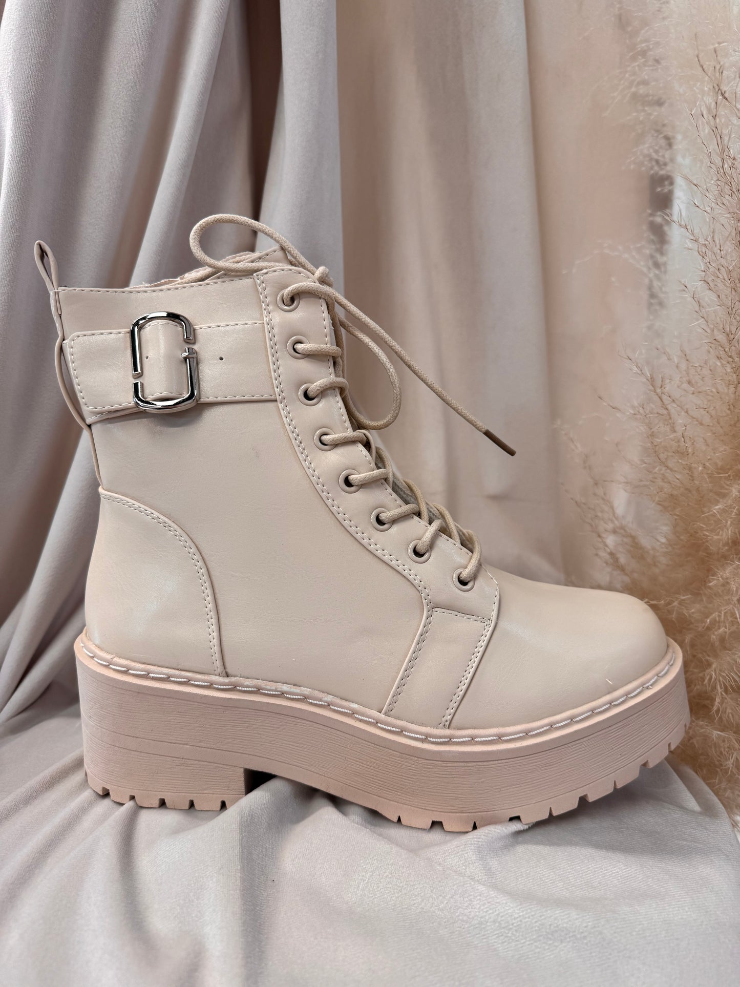 NEW AVERY PLATFORM COMBAT BOOT (IVORY)