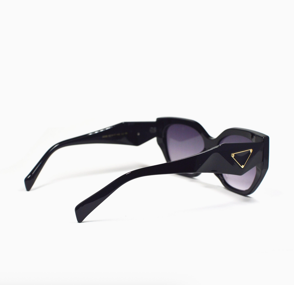 FASHION CHIC OVERSIZED SUNGLASSES