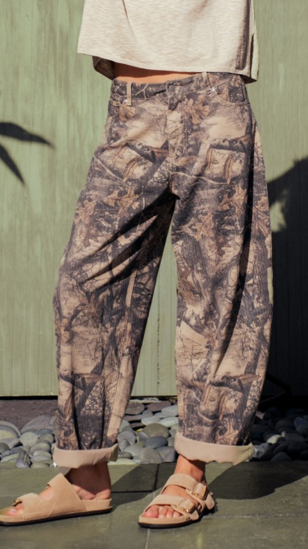 VINTAGE WASHED CAMO LEAF PRINT BARREL PANTS