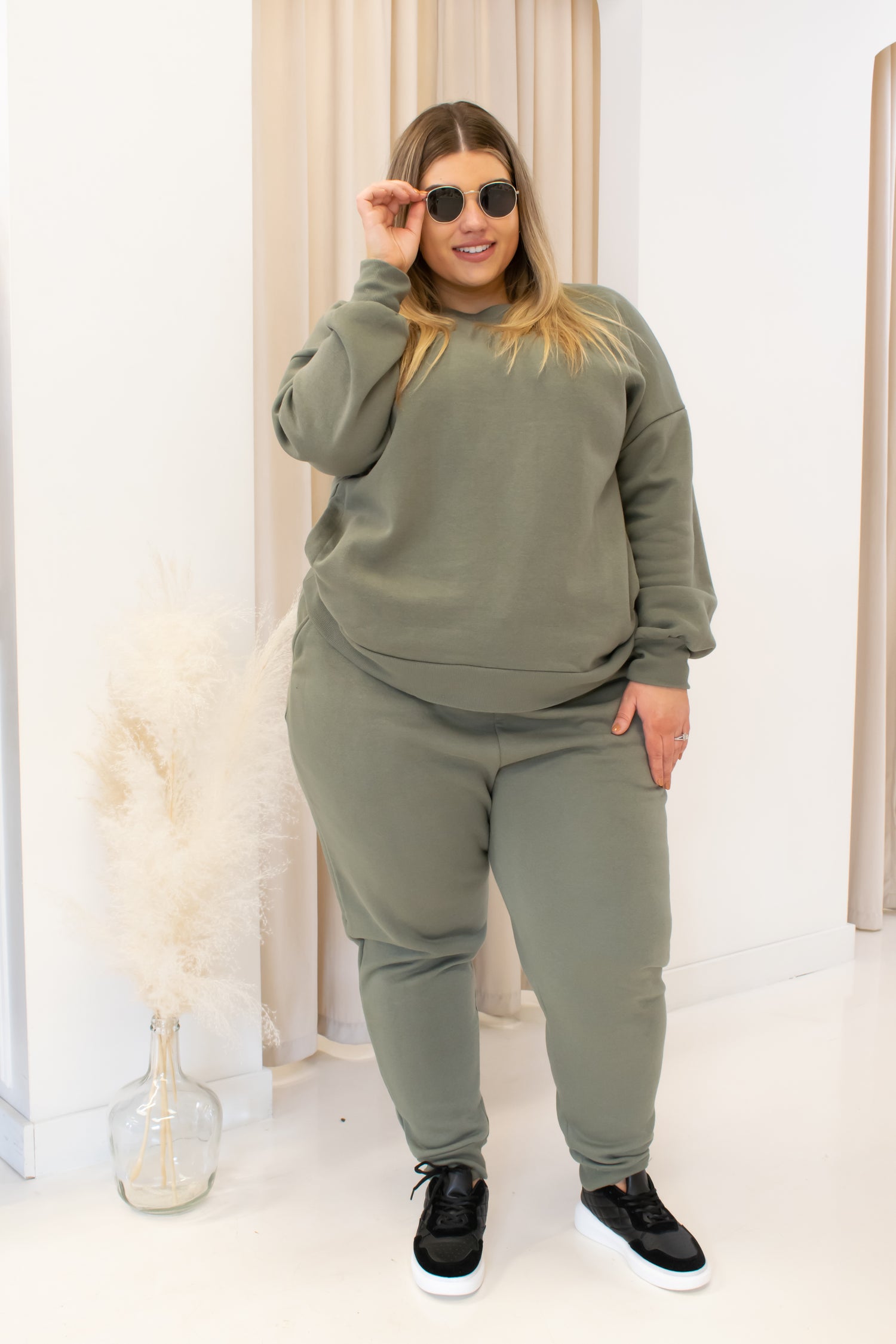 NEW TARA TWO PIECE SWEATSHIRT SET (CURVY) | GREEN